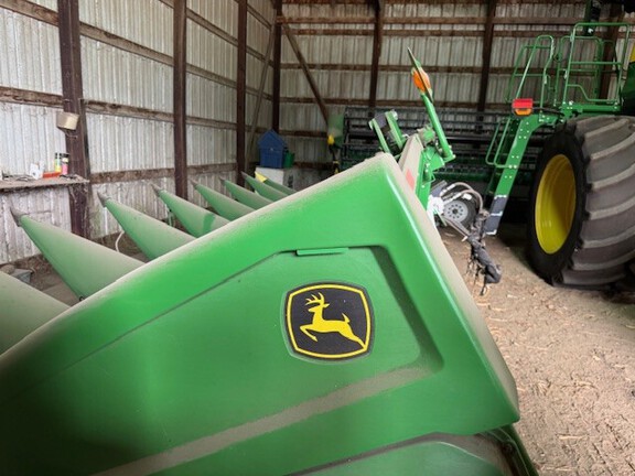 2022 John Deere C8F Header Corn Head