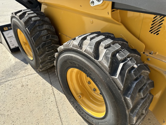 2023 John Deere 324G Skid Steer Loader