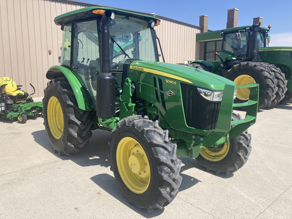 2023 John Deere 5090E Tractor