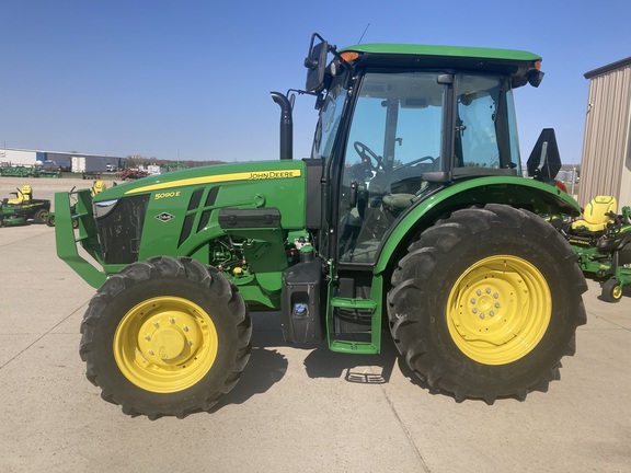 2023 John Deere 5090E Tractor