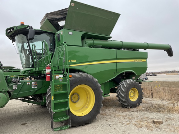 2020 John Deere S780 Combine