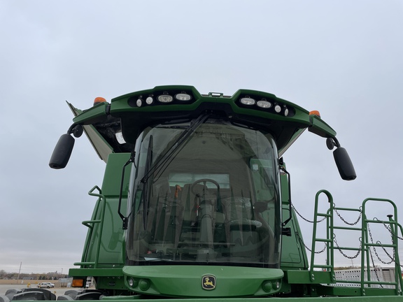 2020 John Deere S780 Combine