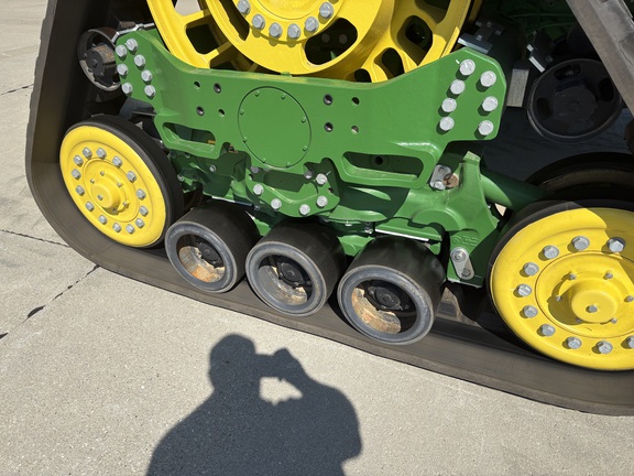2023 John Deere 8RX 370 Tractor Rubber Track
