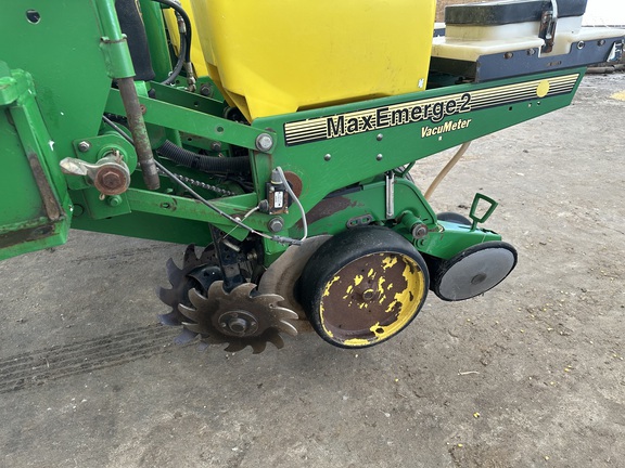 1996 John Deere 1760 Planter