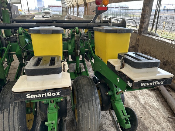 1996 John Deere 1760 Planter