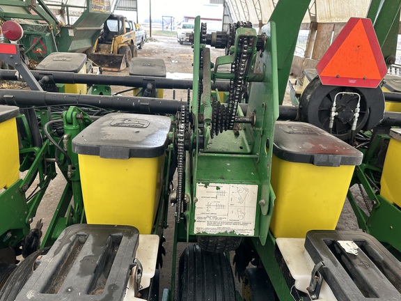 1996 John Deere 1760 Planter