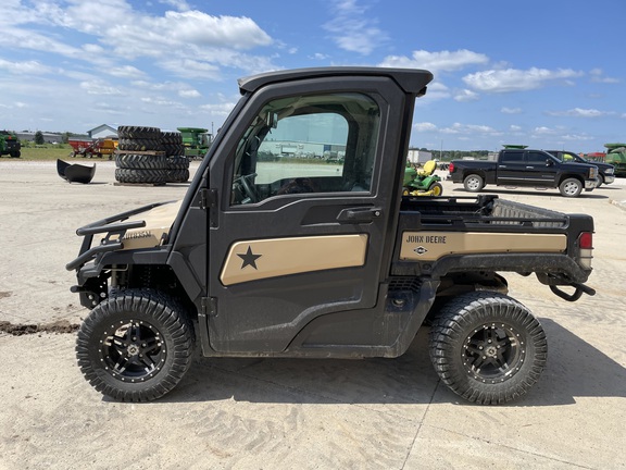 2022 John Deere XUV 835M ATV