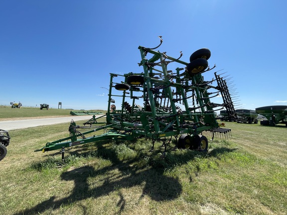 2012 John Deere 2210 Field Cultivator