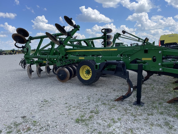 2023 John Deere 2730 Disk Ripper