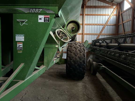 2009 Brent 1082 Grain Cart