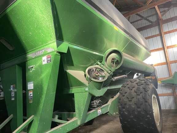 2009 Brent 1082 Grain Cart