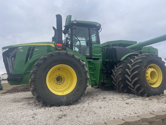 2022 John Deere 9R 640 Tractor 4WD