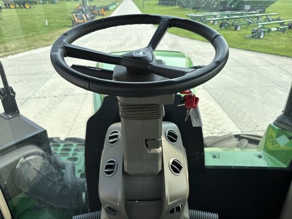 2022 John Deere 9R 640 Tractor 4WD