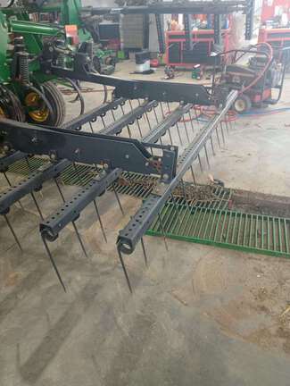 2004 John Deere 2210 Field Cultivator