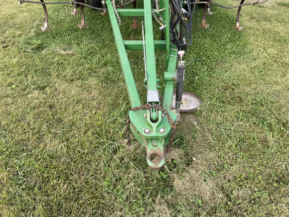 2004 John Deere 2210 Field Cultivator