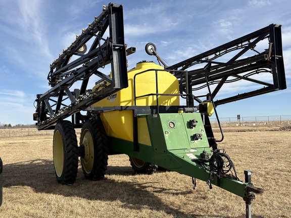 Demco Conquest 1600 Sprayer