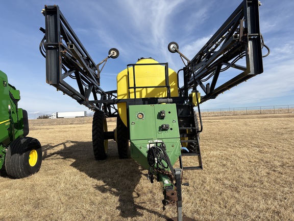 Demco Conquest 1600 Sprayer