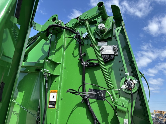 2021 John Deere 560R Baler/Round