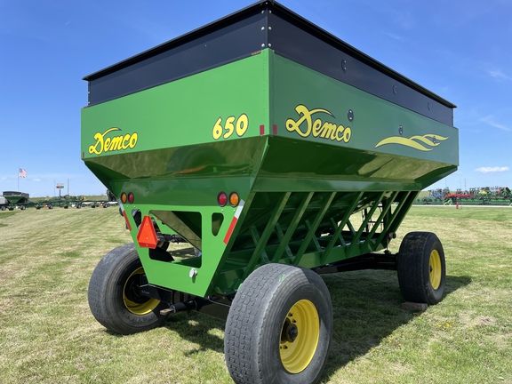 2009 Demco 650 Gravity Box