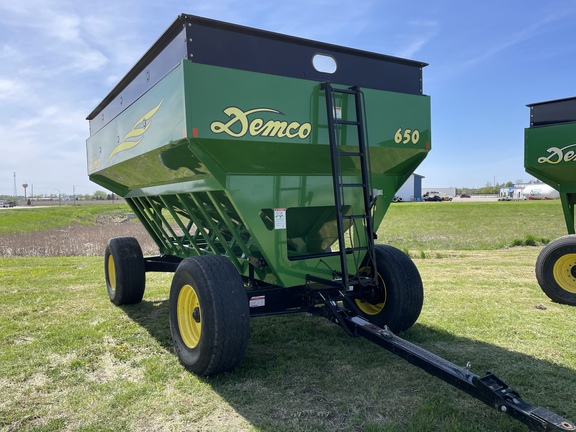 2009 Demco 650 Gravity Box