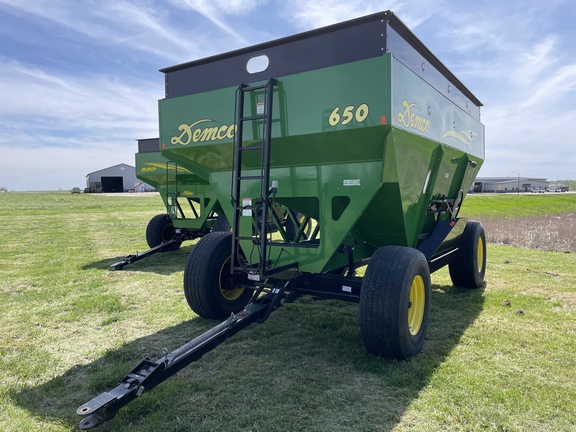 2009 Demco 650 Gravity Box