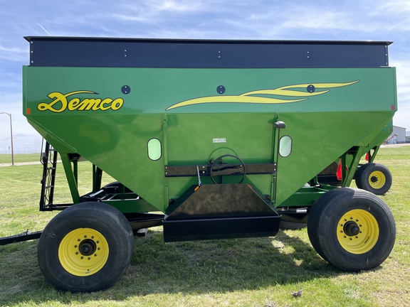 2009 Demco 650 Gravity Box