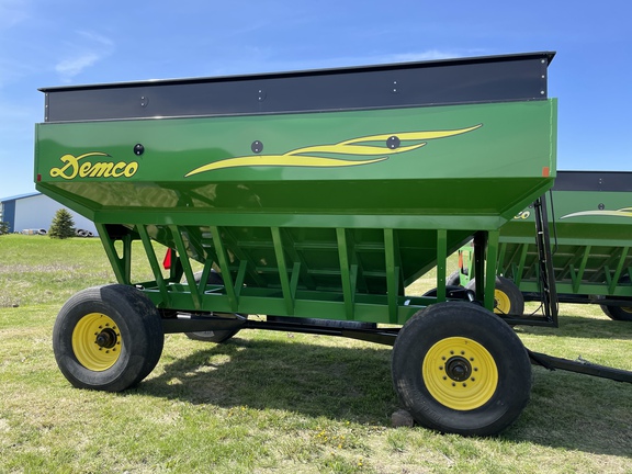 2009 Demco 650 Gravity Box