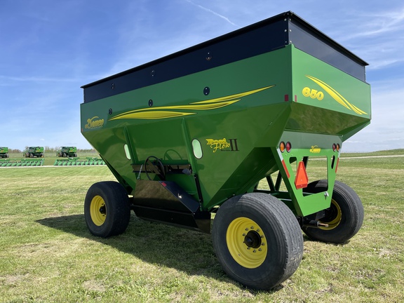 2006 Demco 650 Gravity Box