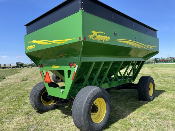 2006 Demco 650 Gravity Box