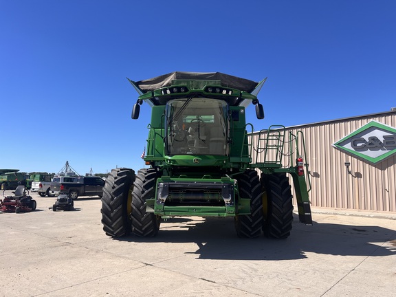 2022 John Deere S780 Combine