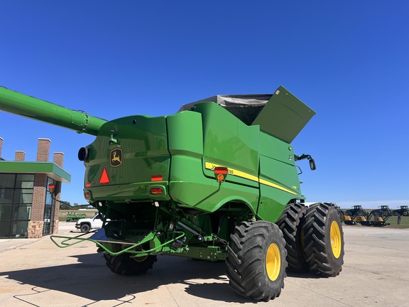 2022 John Deere S780 Combine