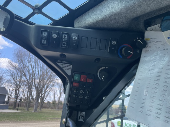 2019 John Deere 324G Skid Steer Loader