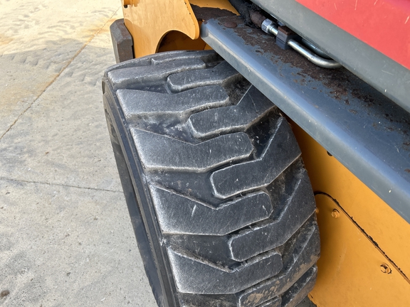 2015 Ezee-On 3300v Skid Steer Loader