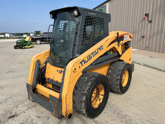 2015 Ezee-On 3300v Skid Steer Loader