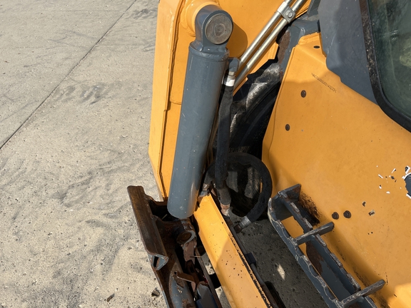 2015 Ezee-On 3300v Skid Steer Loader