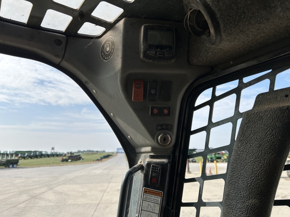 2015 Ezee-On 3300v Skid Steer Loader