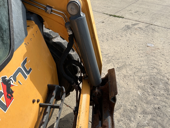 2015 Ezee-On 3300v Skid Steer Loader