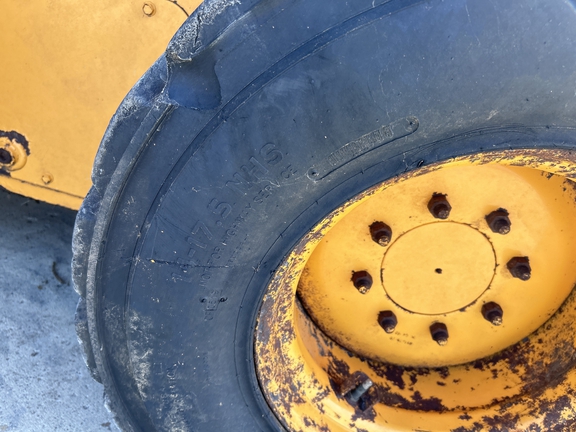 2015 Ezee-On 3300v Skid Steer Loader