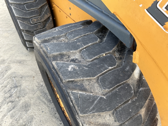 2015 Ezee-On 3300v Skid Steer Loader