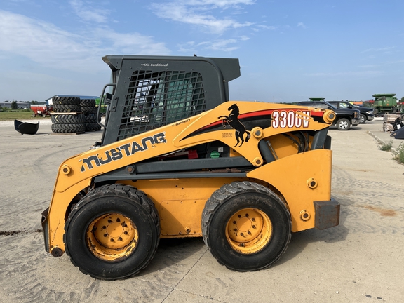 2015 Ezee-On 3300v Skid Steer Loader