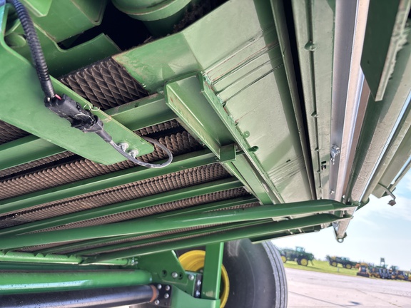2023 John Deere 560R Baler/Round