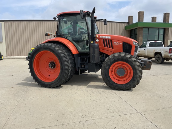 2017 Kubota M7-171 PREMIUM Tractor