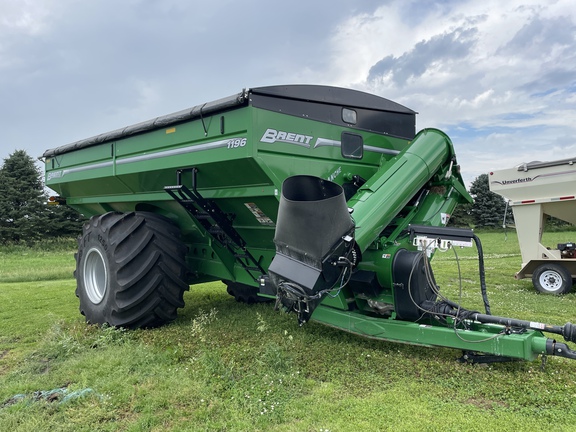 2021 Brent 1196 Grain Cart