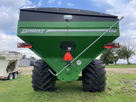 2021 Brent 1196 Grain Cart