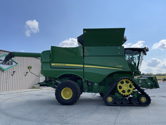 2022 John Deere S790 Combine