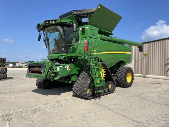 2022 John Deere S790 Combine