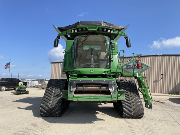 2022 John Deere S790 Combine