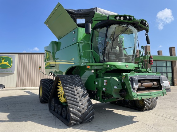 2022 John Deere S790 Combine