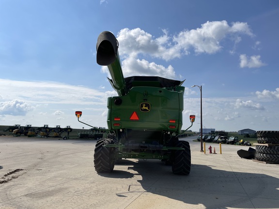 2022 John Deere S790 Combine