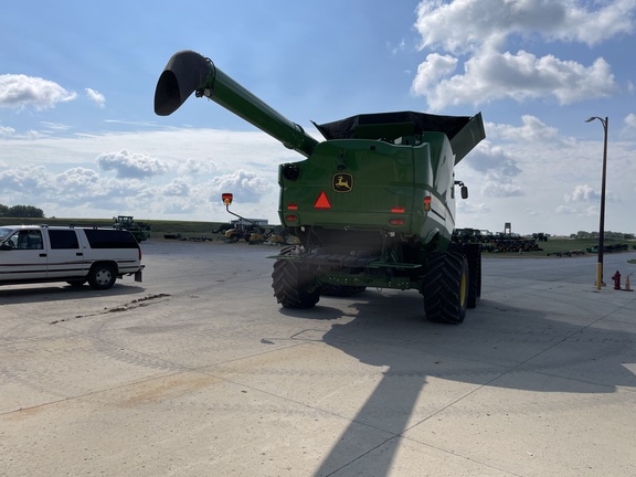 2022 John Deere S790 Combine